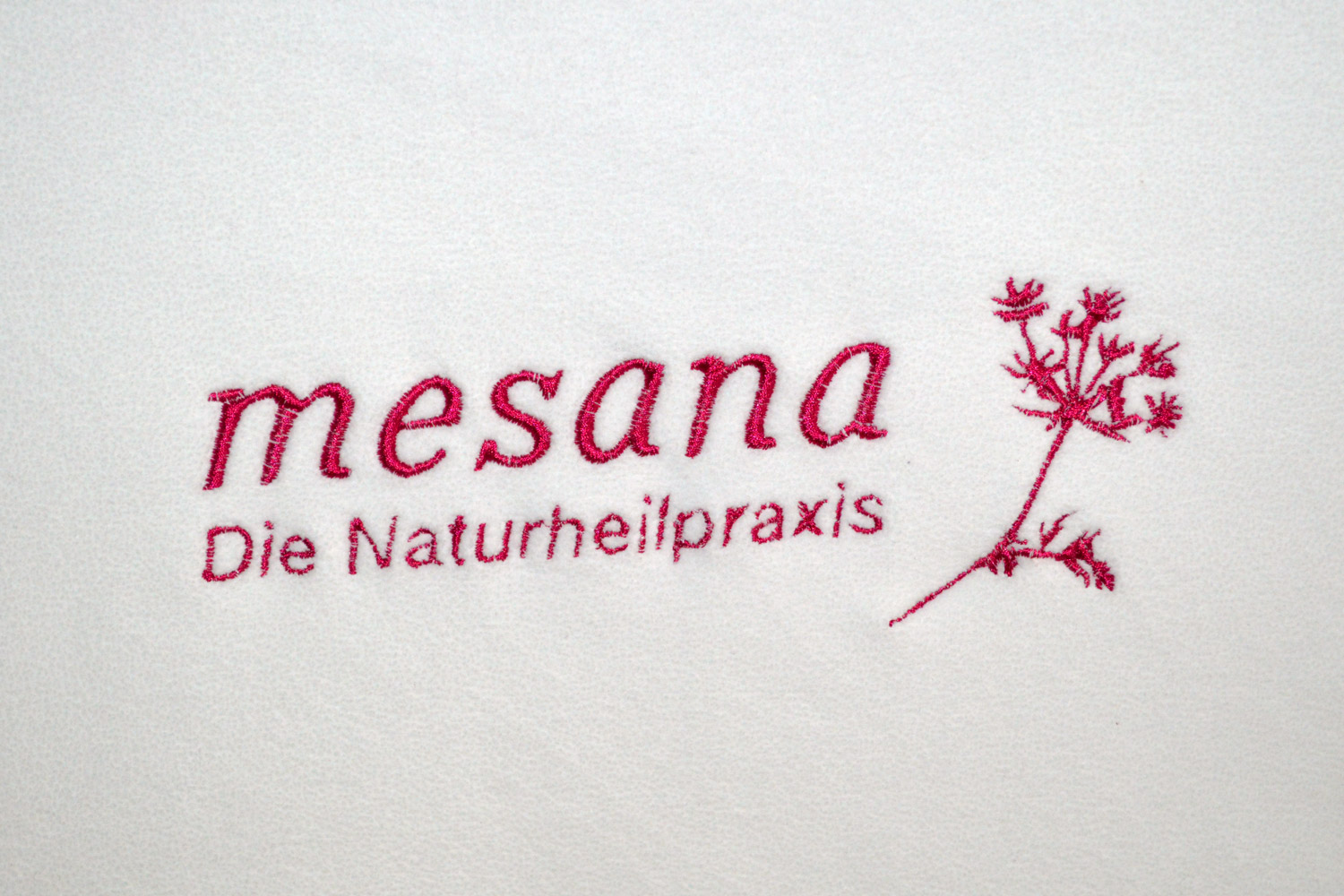 Fleece-Jacke mit besticktem Mesana Logo